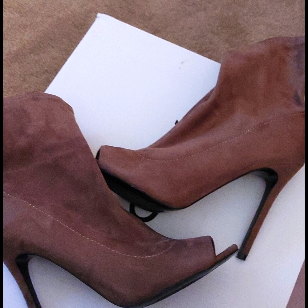 Shoe bootie